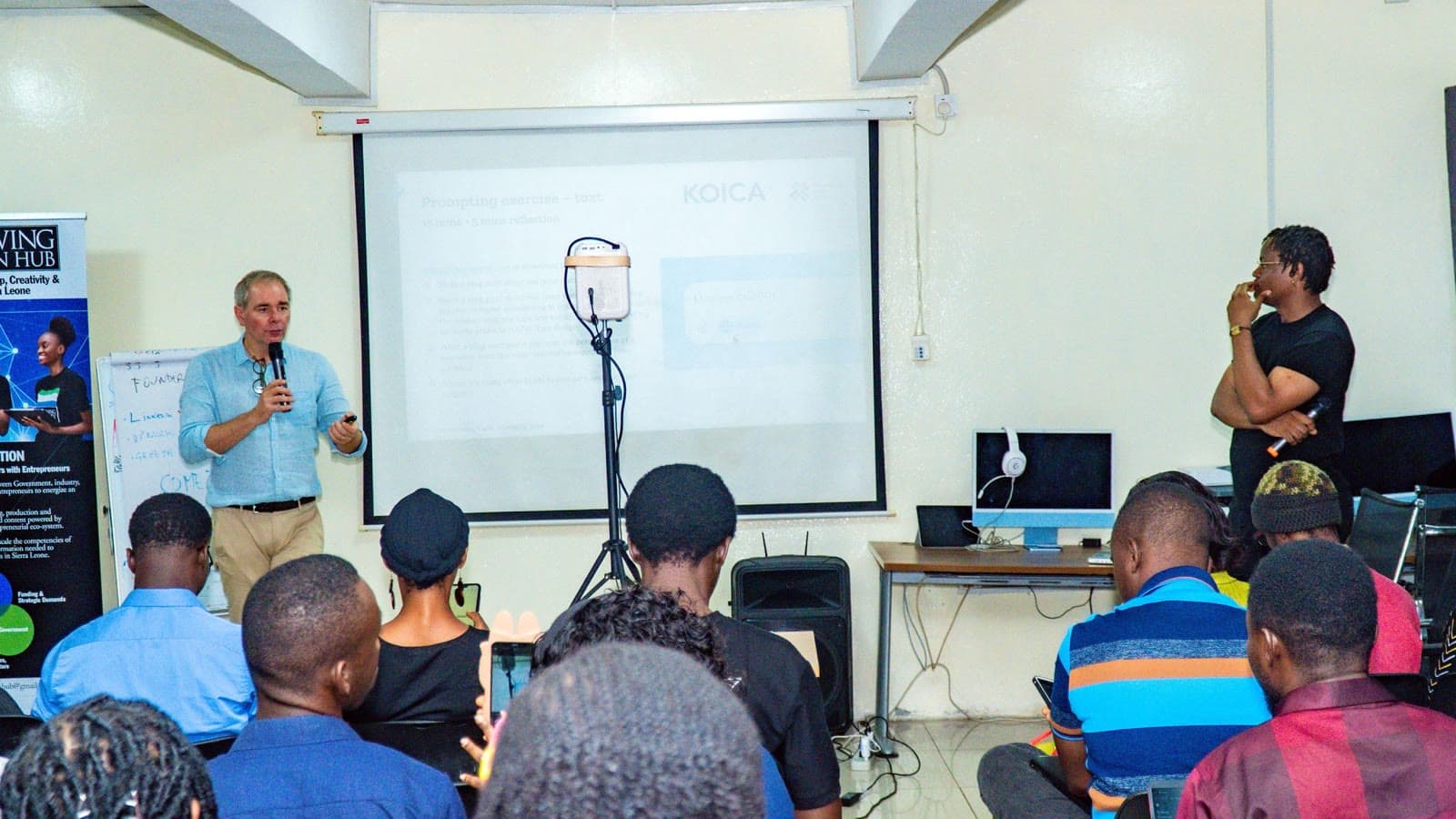 Co-training the ITC freelancing course with Martin Labbé, room full.